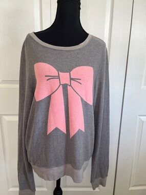 Wildfox Soft Gray Sweater with Pink Bow Graphic Size Large NWT.